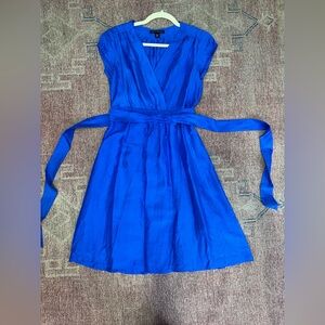 Banana Republic iridescent blue wrap dress v-neck cap sleeves, waist-tie belt 4p